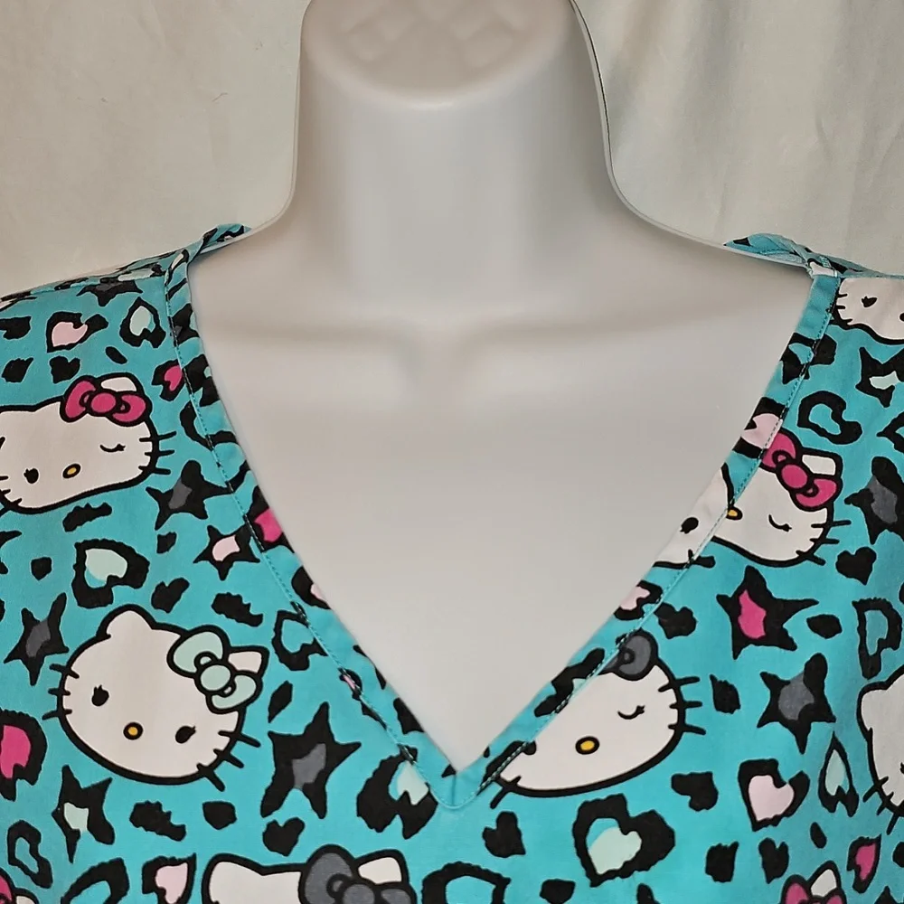 Hello Kitty Scrub Top - Picture 2 of 10